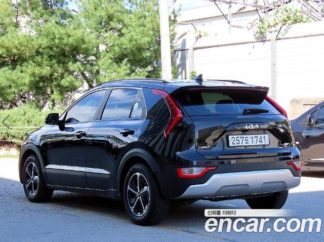 Kia Niro Prestige 2022 — фото 3