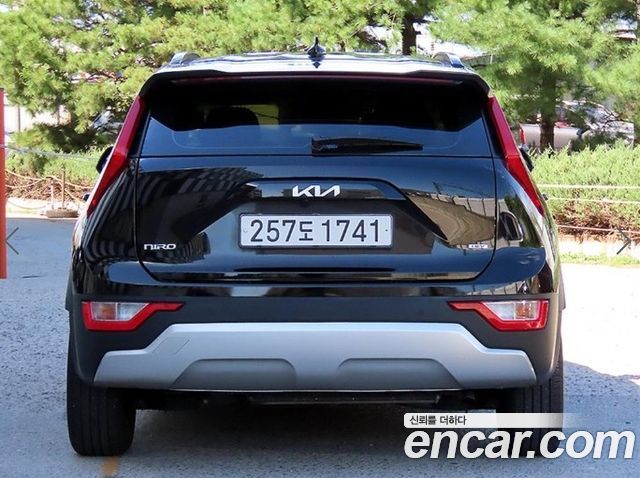 Kia Niro Prestige 2022 — фото 4