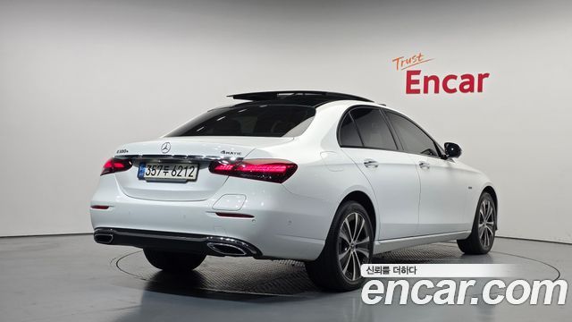 Mercedes-Benz E-Class (W213) E300e 4MATIC Exclusive 2021 — фото 2