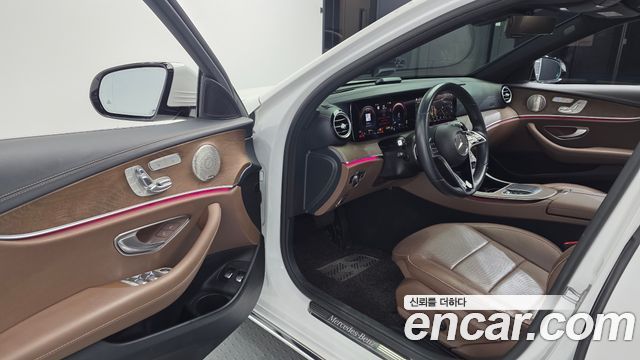 Mercedes-Benz E-Class (W213) E300e 4MATIC Exclusive 2021 — фото 10