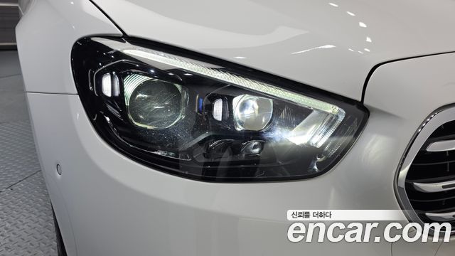 Mercedes-Benz E-Class (W213) E300e 4MATIC Exclusive 2021 — фото 22