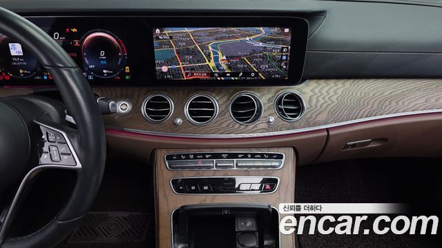 Mercedes-Benz E-Class (W213) E300e 4MATIC Exclusive 2021 — фото 29