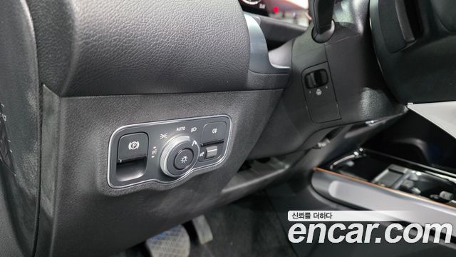 Mercedes-Benz GLB-Class (X247) GLB200 d 2024 — фото 12