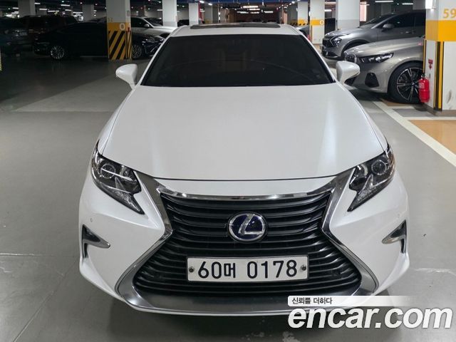 Lexus ES300h Supreme XV60