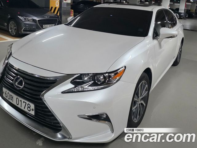 Lexus ES300h Supreme XV60 2016 — фото 2