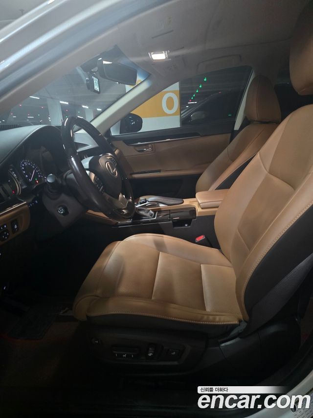 Lexus ES300h Supreme XV60 2016 — фото 7