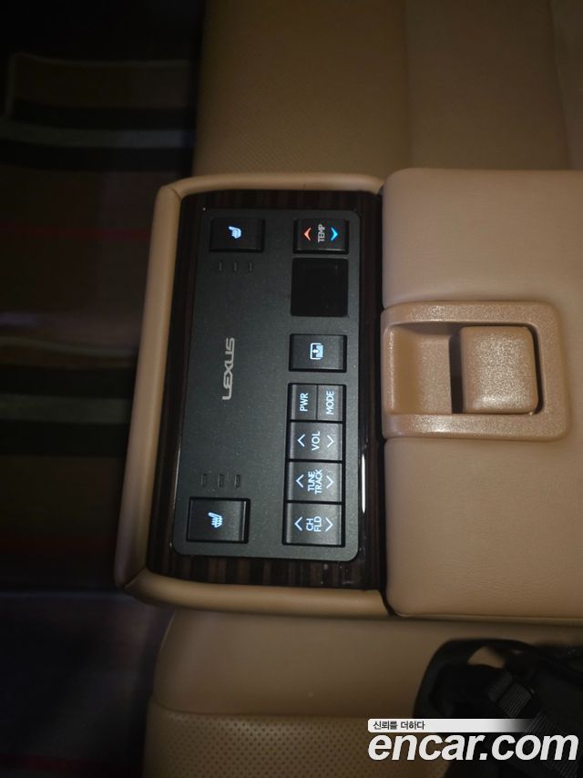 Lexus ES300h Supreme XV60 2016 — фото 18