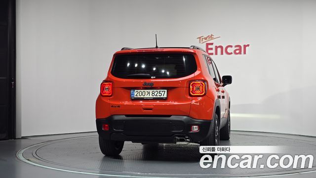 Jeep Renegade 2.4 80th Edition AWD 2021 — фото 4
