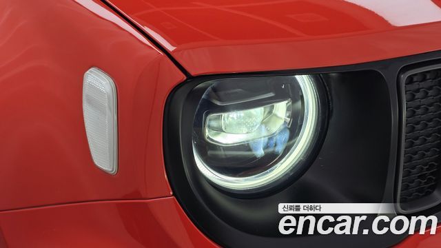 Jeep Renegade 2.4 80th Edition AWD 2021 — фото 28