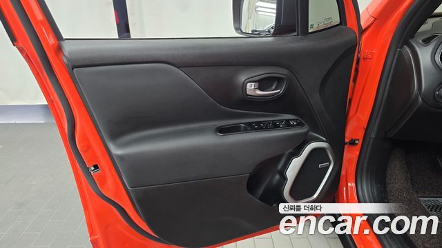 Jeep Renegade 2.4 80th Edition AWD 2021 — фото 30