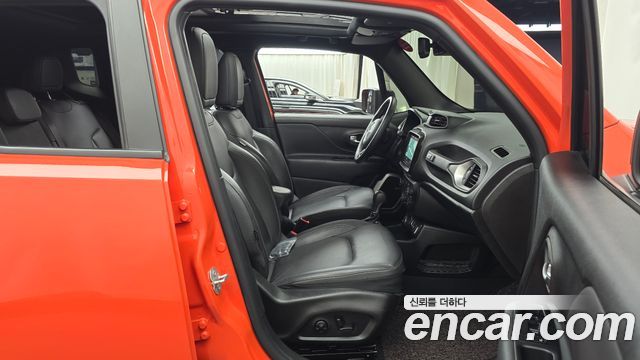 Jeep Renegade 2.4 80th Edition AWD 2021 — фото 32