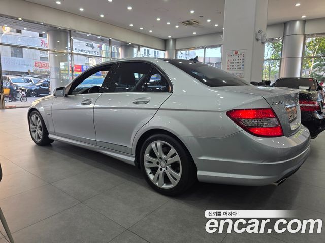 Mercedes-Benz C-Class (W204) C200 CGI 2011 — фото 2
