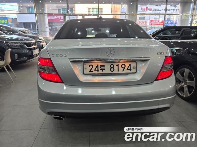 Mercedes-Benz C-Class (W204) C200 CGI 2011 — фото 4