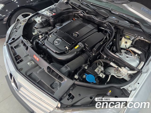 Mercedes-Benz C-Class (W204) C200 CGI 2011 — фото 6