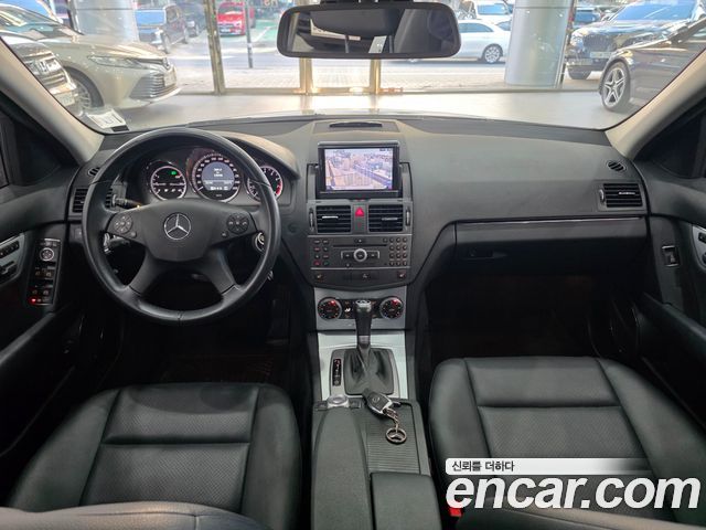 Mercedes-Benz C-Class (W204) C200 CGI 2011 — фото 7