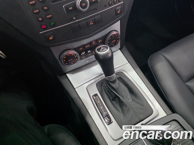 Mercedes-Benz C-Class (W204) C200 CGI 2011 — фото 9