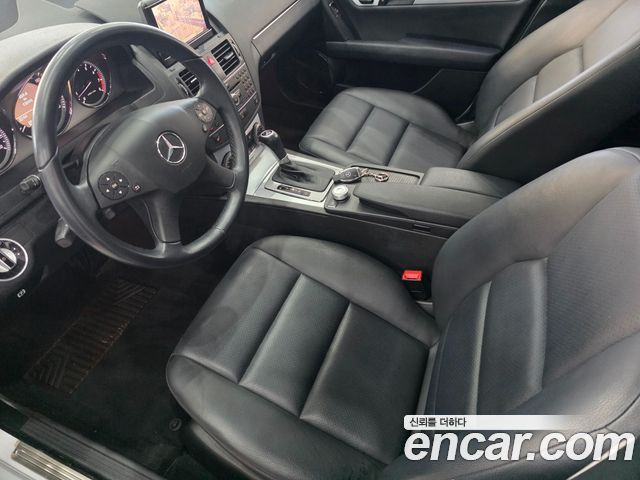 Mercedes-Benz C-Class (W204) C200 CGI 2011 — фото 10