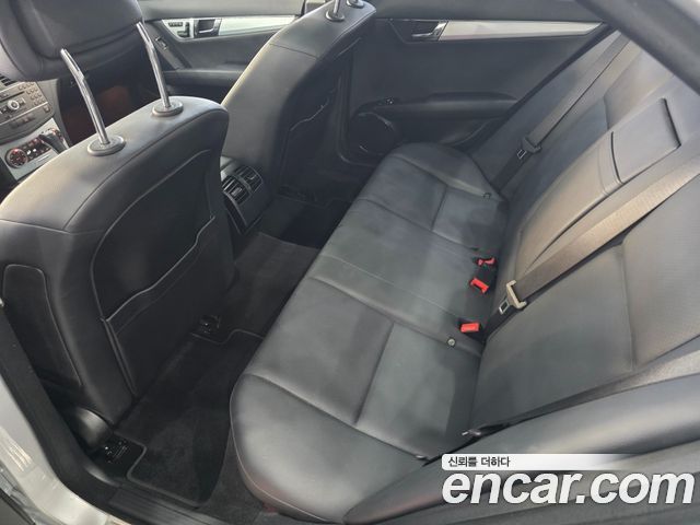 Mercedes-Benz C-Class (W204) C200 CGI 2011 — фото 15