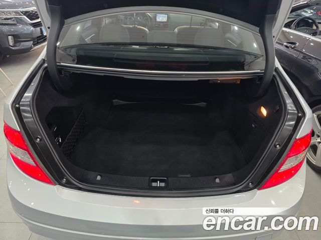Mercedes-Benz C-Class (W204) C200 CGI 2011 — фото 21