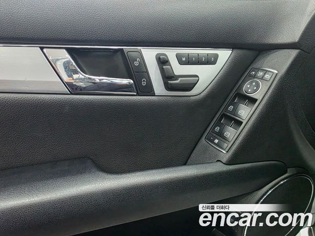 Mercedes-Benz C-Class (W204) C200 CGI 2011 — фото 23