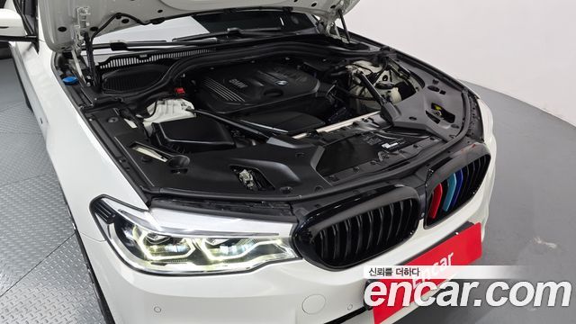 BMW 5 Series (G30) 520d xDrive M Sport Package Plus 2017 — фото 6