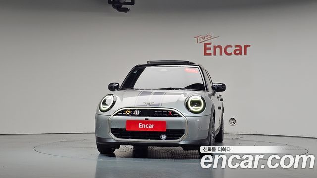 MINI Cooper S (IV) 5 Door Favoured 2025 — фото 3