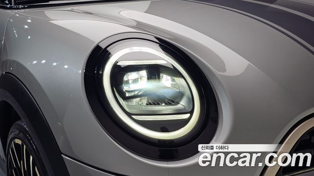 MINI Cooper S (IV) 5 Door Favoured 2025 — фото 22