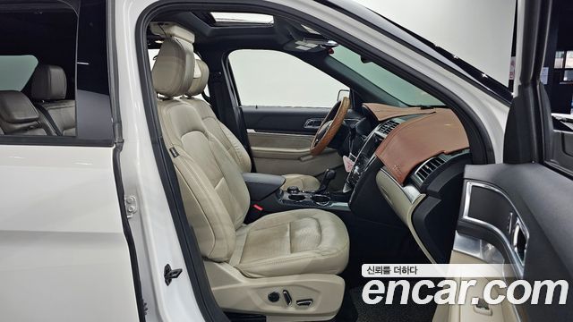 Ford Explorer 3.5 Limited 4WD 5th 2018 — фото 12