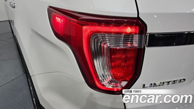 Ford Explorer 3.5 Limited 4WD 5th 2018 — фото 23