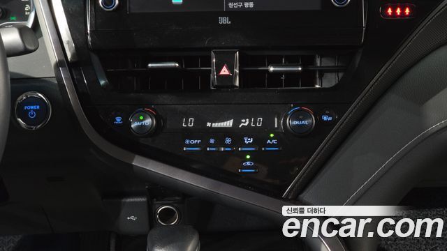 Toyota Camry (XV70) 2.5 XSE Hybrid 2022 — фото 34
