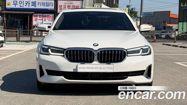 BMW 5 Series (G30) 520i Luxury 2023 — фото 3