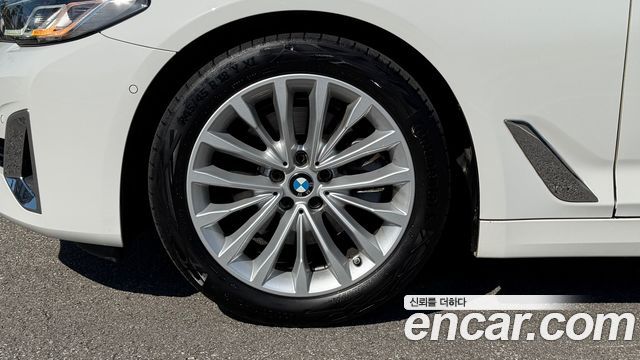BMW 5 Series (G30) 520i Luxury 2023 — фото 5