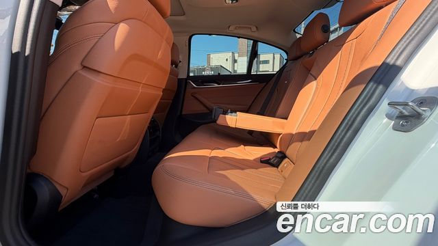 BMW 5 Series (G30) 520i Luxury 2023 — фото 16