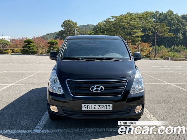 Hyundai Grand Starex 3-Seater VAN Smart 2017 — фото 1