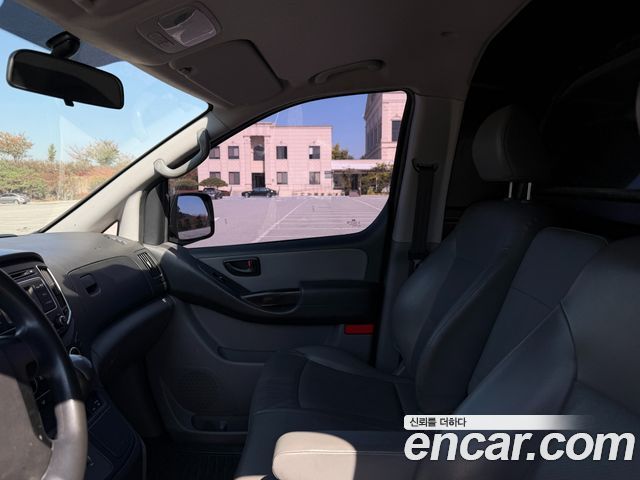 Hyundai Grand Starex 3-Seater VAN Smart 2017 — фото 19