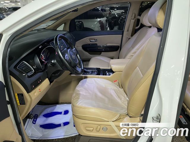 Kia Carnival 9-seater Prestige 2015 — фото 6