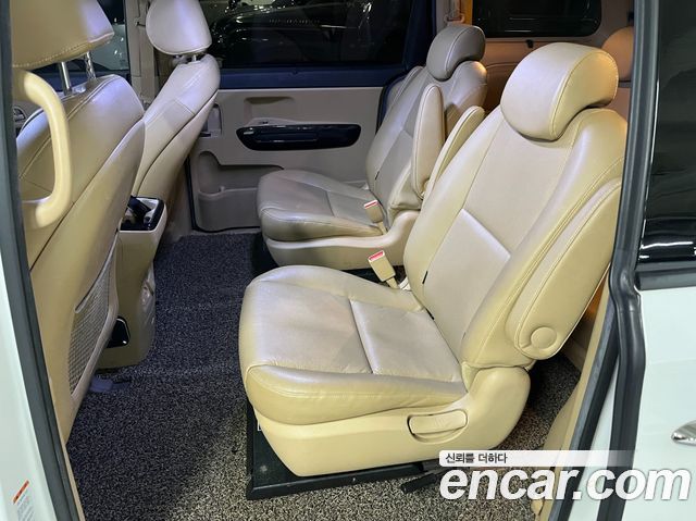 Kia Carnival 9-seater Prestige 2015 — фото 7
