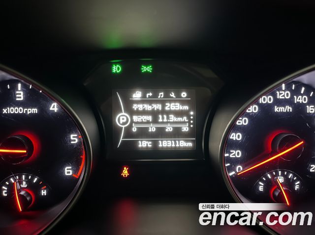 Kia Carnival 9-seater Prestige 2015 — фото 8