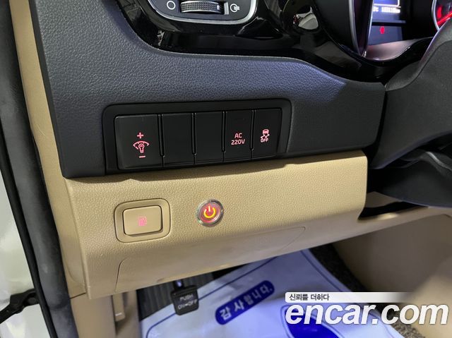Kia Carnival 9-seater Prestige 2015 — фото 16