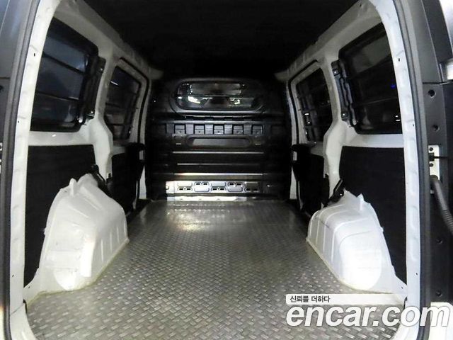 Hyundai Staria L3.5 Cargo 3-Seater Modern 2024 — фото 21