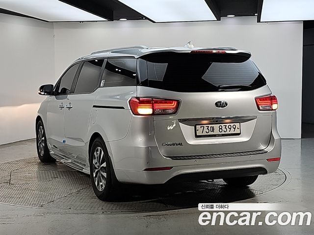 Kia Carnival 11-seater Prestige 2015 — фото 3