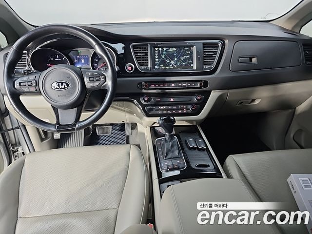 Kia Carnival 11-seater Prestige 2015 — фото 5