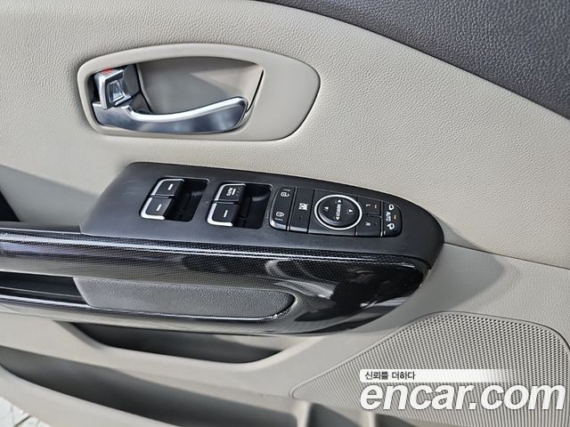 Kia Carnival 11-seater Prestige 2015 — фото 17