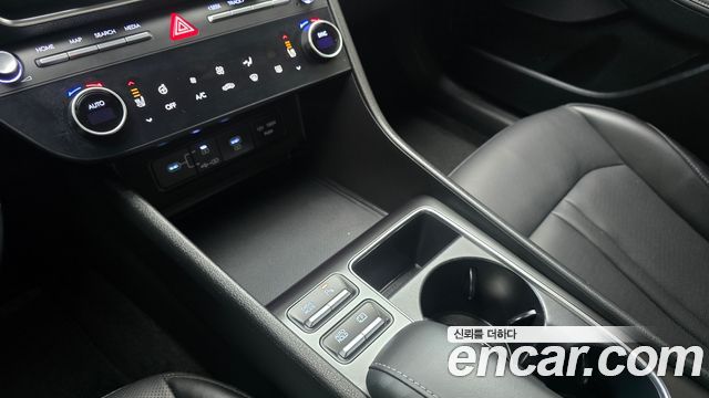 Hyundai Sonata The Edge (DN8) 1.6 Turbo Premium 2024 — фото 19