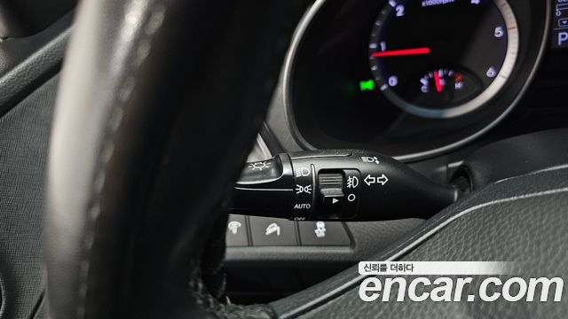 Hyundai Santa Fe (DM) Diesel(e-VGT) 2.0 2WD Premium 2015 — фото 28