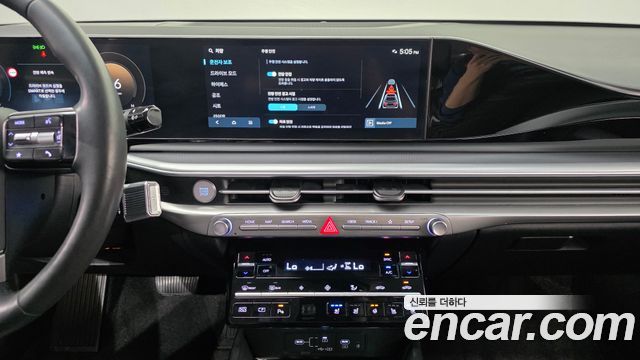 Hyundai Grandeur (GN7) 2,5 Gasoline 2WD Premium 2023 — фото 17