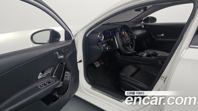 Mercedes-Benz A-Class (W177) A250 4MATIC Sedan 2020 — фото 10