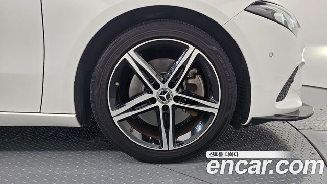 Mercedes-Benz A-Class (W177) A250 4MATIC Sedan 2020 — фото 21