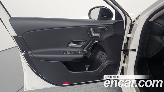 Mercedes-Benz A-Class (W177) A250 4MATIC Sedan 2020 — фото 24