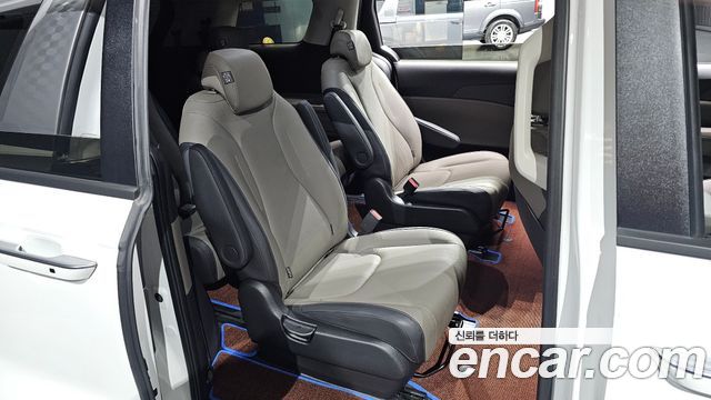 Kia Carnival (IV) Diesel 9-Seater Prestige 2025 — фото 11